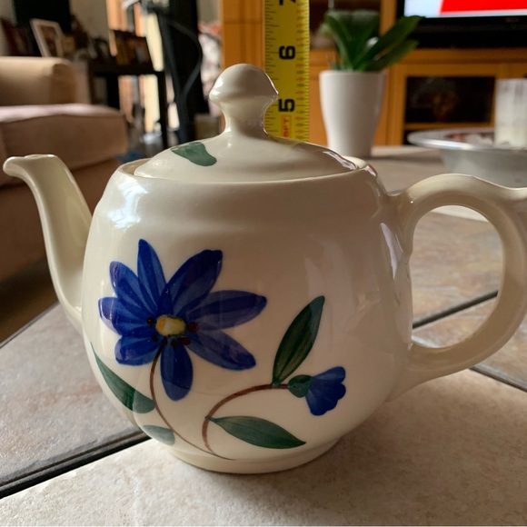 TEAPOT. Floral Painted Pot. 6 inches tall, 7 inches wide from handle to … - Picture 2 of 8